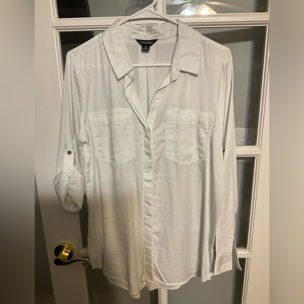 TERRE BLUE soft white roll tab sleeve tunic in size medium NWT